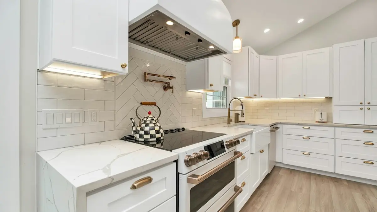 Range Hood Installation Cost by Type and Region